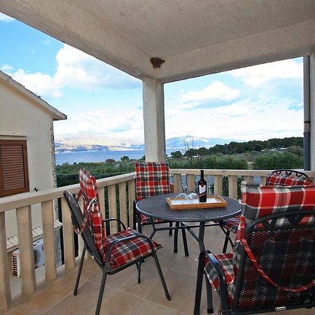 Apartment Petra Supetar Εξωτερικό φωτογραφία