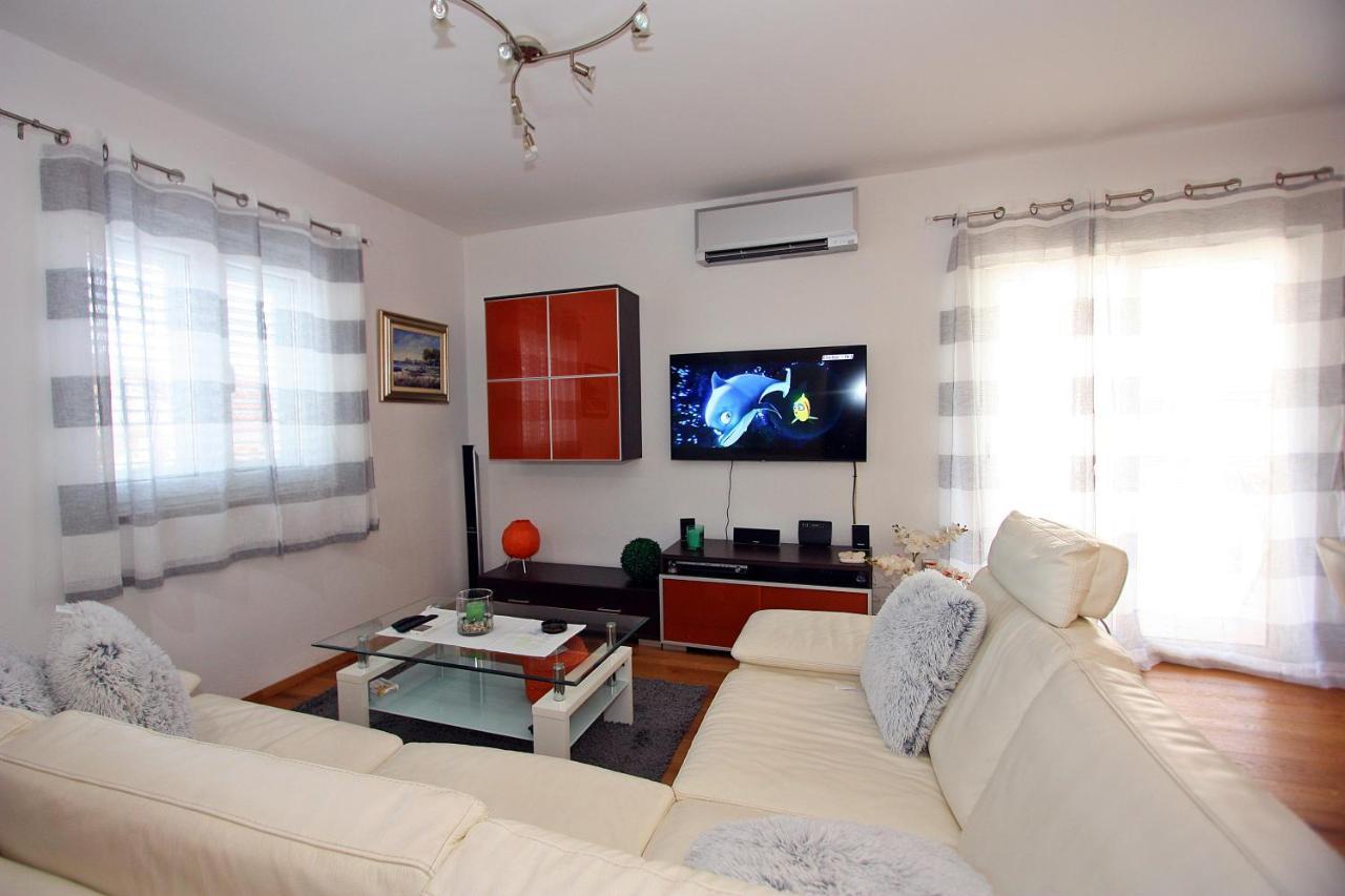 Apartment Petra Supetar Εξωτερικό φωτογραφία