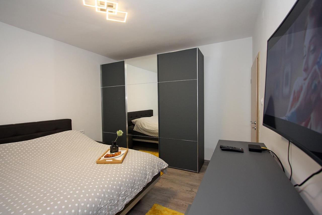 Apartment Petra Supetar Εξωτερικό φωτογραφία