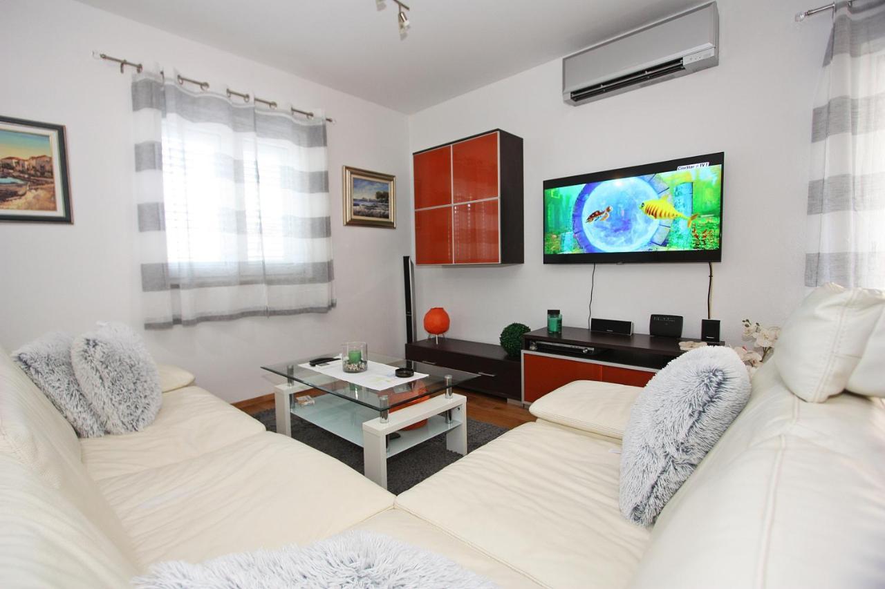Apartment Petra Supetar Εξωτερικό φωτογραφία