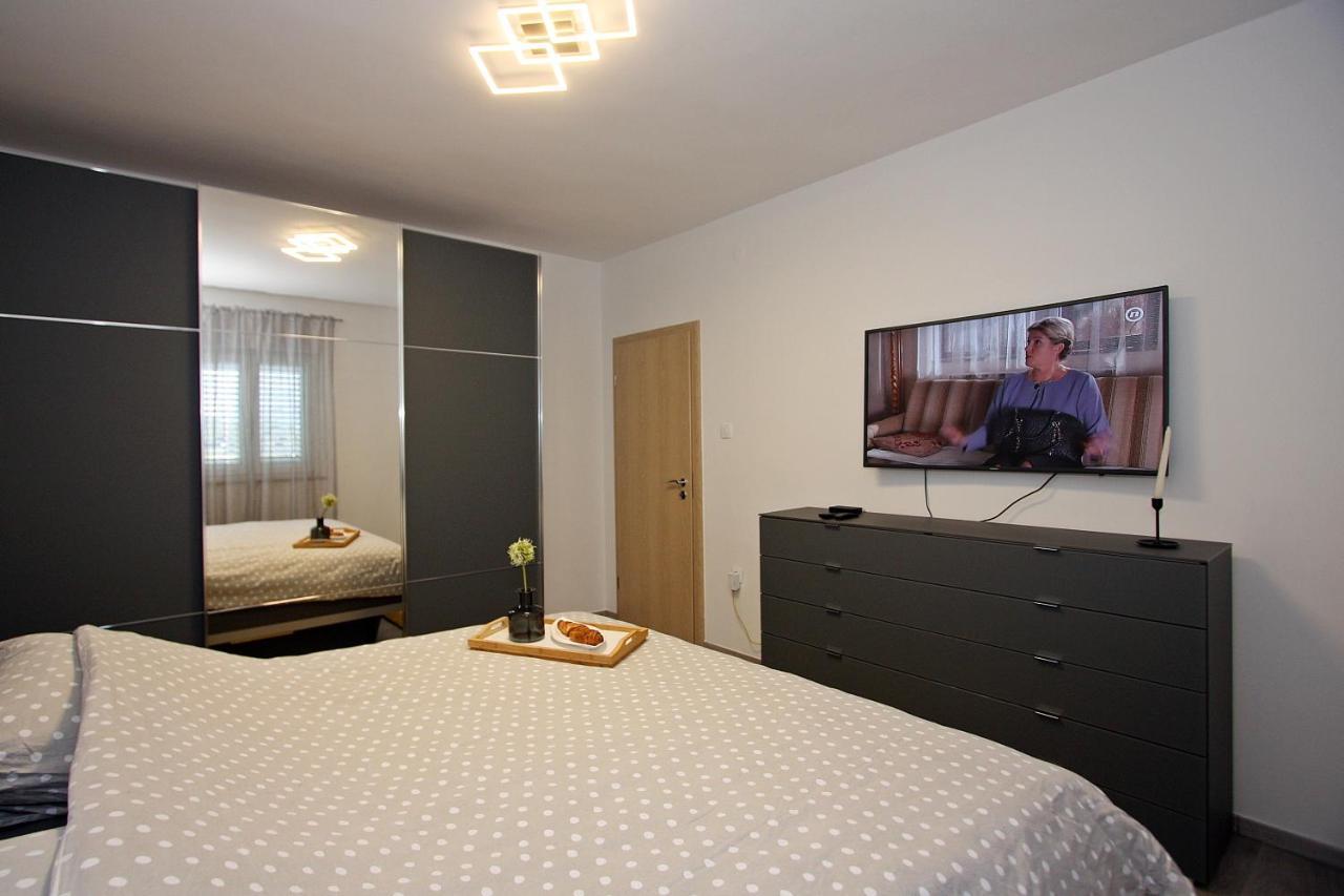 Apartment Petra Supetar Εξωτερικό φωτογραφία